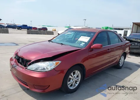 2005 Toyota Camry Le V6 z USA, uszkodzony, nr VIN 4T1BF32K45U087257